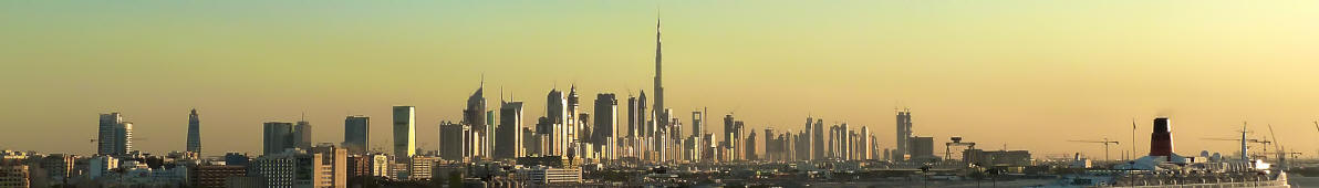 Panoramafoto Dubai bei Sonnenuntergang