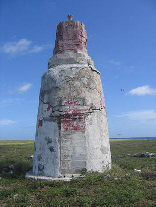 https://upload.wikimedia.org/wikipedia/commons/thumb/3/37/Earhart_Light.jpg/360px-Earhart_Light.jpg