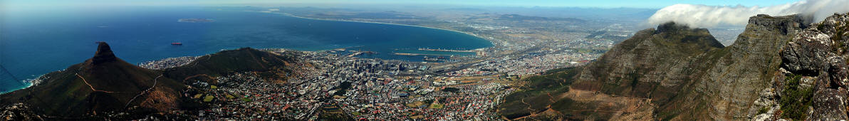 Blick vom Tafelberg auf Kapstadt