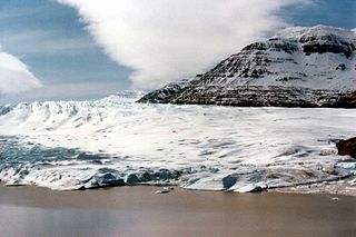 https://upload.wikimedia.org/wikipedia/commons/thumb/f/f5/Kerguelen_CookGlacier.JPG/320px-Kerguelen_CookGlacier.JPG