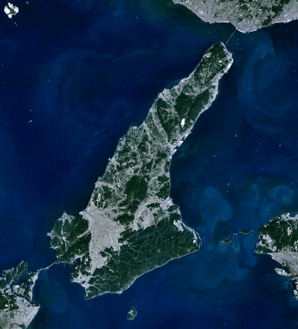 https://upload.wikimedia.org/wikipedia/commons/2/23/Awaji-island_1.png
