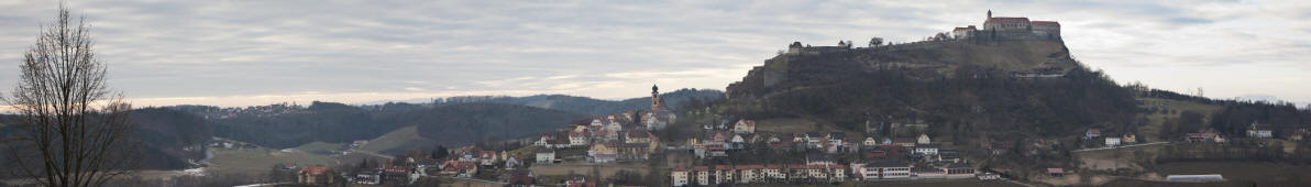 https://upload.wikimedia.org/wikipedia/commons/7/70/Burgenland-banner.jpg