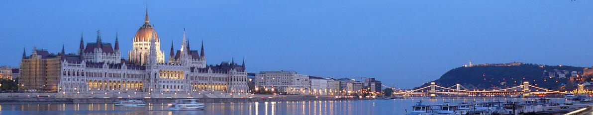 Die Donau bei Budapest am frühen Abend