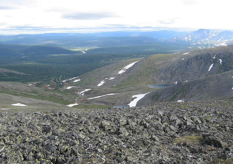 Datei:Landscape view in Circumpolar Urals.jpg