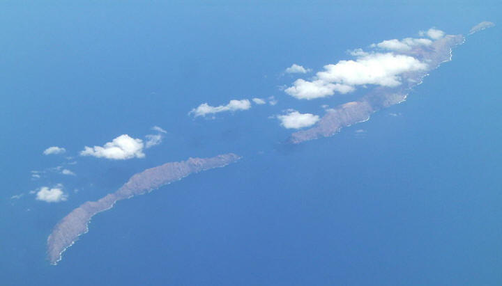 File:Ilhas Desertas, el aero.JPG