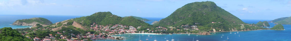 Panoramafoto Baie des Saintes depuis le Fort Napoléon des Saintes