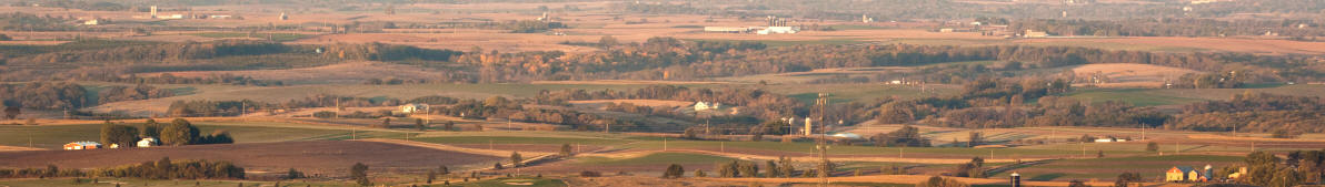 https://upload.wikimedia.org/wikipedia/commons/3/33/Banrneveld_%28Wisconsin%29_banner_Farmland.jpg