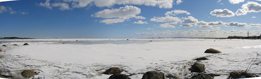 http://upload.wikimedia.org/wikipedia/commons/thumb/9/96/White_Sea_at_Belomorsk.jpg/1024px-White_Sea_at_Belomorsk.jpg