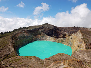 Kelimutu 2007-07-21.jpg